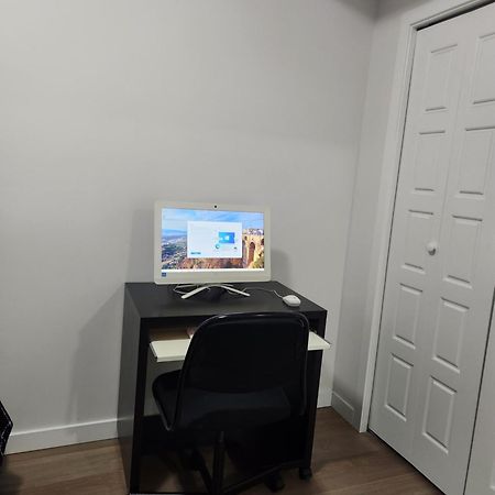Modern 2 Bedroom Basement Suite At West Edmonton Bagian luar foto