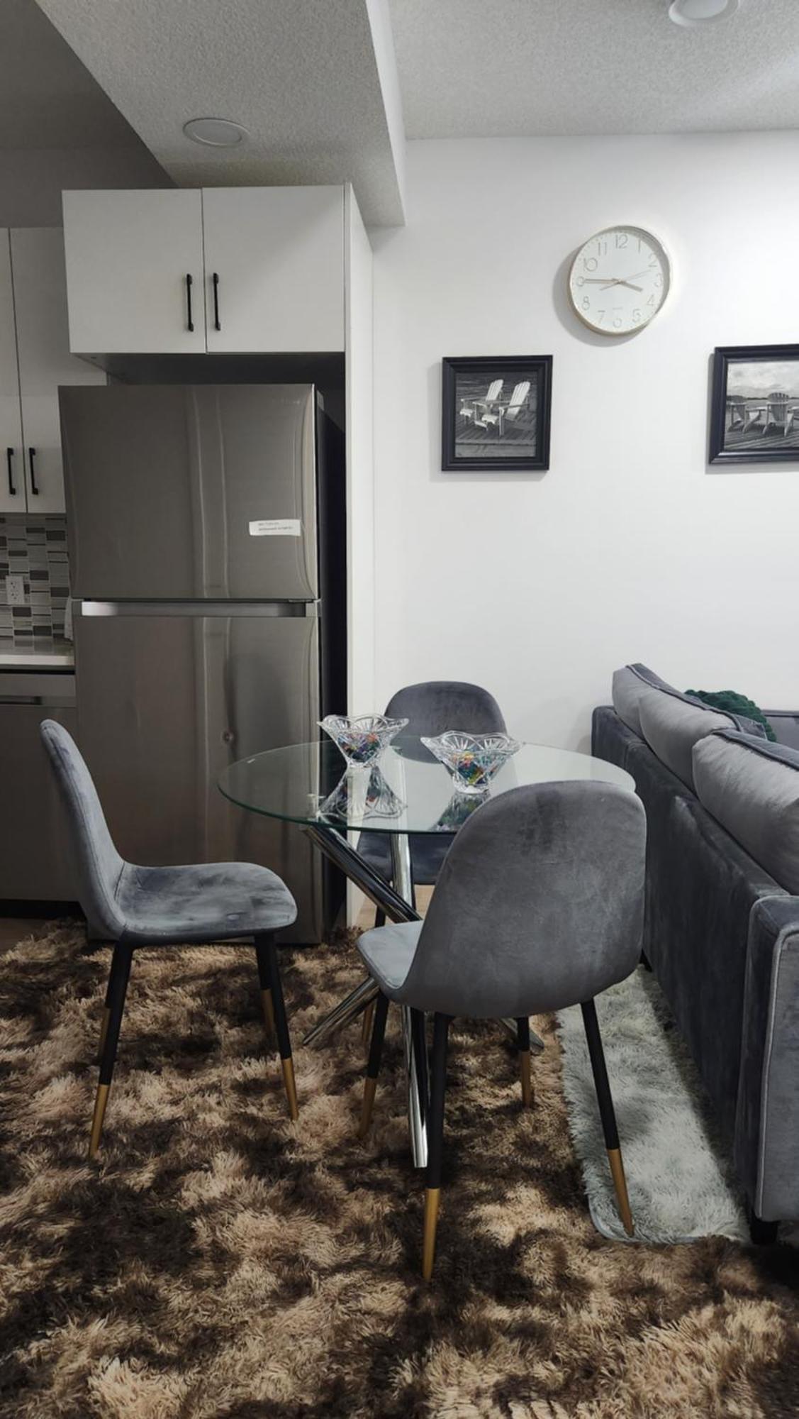 Modern 2 Bedroom Basement Suite At West Edmonton Bagian luar foto