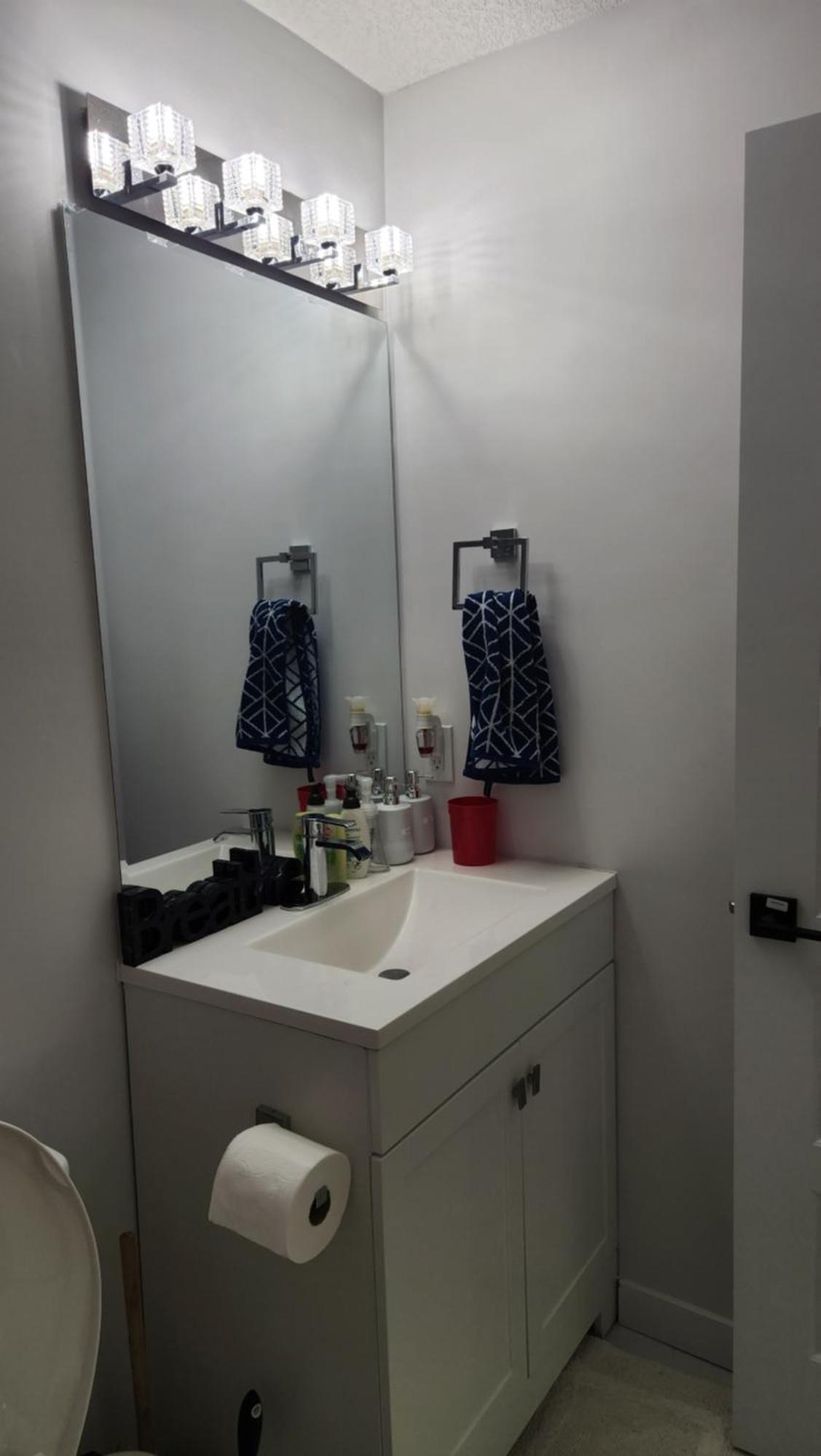 Modern 2 Bedroom Basement Suite At West Edmonton Bagian luar foto